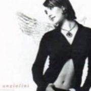 The lyrics OGGI NO (REPRISE) of AMBRA ANGIOLINI is also present in the album Angiolini (1996)
