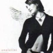 The lyrics OGGI NO of AMBRA ANGIOLINI is also present in the album Angiolini (1996)