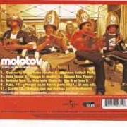 The lyrics ¿POR QUE NO TE HACES PARA ALLA?.. AL MAS ALLA of MOLOTOV is also present in the album ¿dónde jugarán las niñas? (1997)
