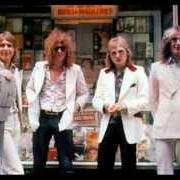 The lyrics THE DEBT of MOTT THE HOOPLE is also present in the album Two miles from heaven (1980)