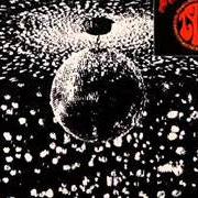 The lyrics I'M THE OCEAN of NEIL YOUNG is also present in the album Mirror ball (1995)
