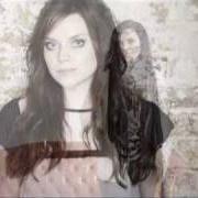 The lyrics NEXT BIG THING of AMY MACDONALD is also present in the album A curious thing (2010)