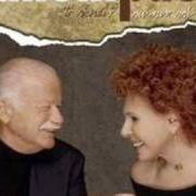 The lyrics SOGNI (DEDICATO A HUGO PRATT) of ORNELLA VANONI is also present in the album Ti ricordi? no non mi ricordo (2004)