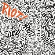 The lyrics LET THE FLAMES BEGIN of PARAMORE is also present in the album Riot! (2007)