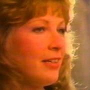 The lyrics FLY AWAY of PATTY LOVELESS is also present in the album If my heart had windows (1990)