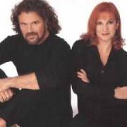 The lyrics CUIDALA of PIMPINELA is also present in the album Siempre vigentes (2013)