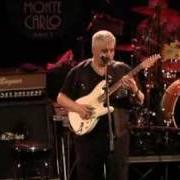 The lyrics IL SOLE DENTRO DI ME of PINO DANIELE is also present in the album Electric jam (2009)