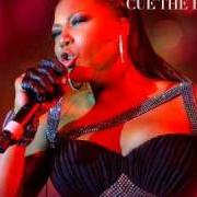 The lyrics HARD TO LOVE YA of QUEEN LATIFAH is also present in the album Persona (2009)