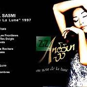 The lyrics PLUS FORT QUE LES FRONTIÈRES of ANGGUN is also present in the album Au nom de la lune (1997)