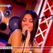 The lyrics ETRE UNE FEMME (SOLO VERSION) (BONUS TRACK) of ANGGUN is also present in the album Luminescence (2005)