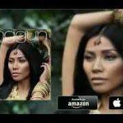 The lyrics PERFECT WORLD of ANGGUN is also present in the album Toujours un ailleurs (2015)