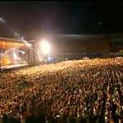 The lyrics NADA É POR ACASO of SANDY & JUNIOR is also present in the album Ao vivo no maracanã (2002)