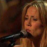 The lyrics LIVE IT UP of SHERYL CROW is also present in the album Wild flower
