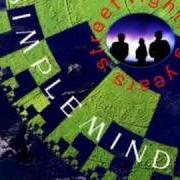 The lyrics KICK IT IN of SIMPLE MINDS is also present in the album Street fighting years (1989)