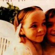 The lyrics SPACEBOY of SMASHING PUMPKINS is also present in the album Siamese dream (1993)