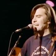 The lyrics FEARLESS HEART of STEVE EARLE is also present in the album Guitar town (1986)
