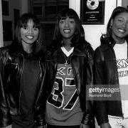 The lyrics THAT'S WHAT I NEED of SWV is also present in the album It's about time (1992)