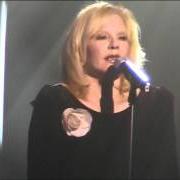 The lyrics LA CHANTEUSE A VINGT ANS of SYLVIE VARTAN is also present in the album Toutes peines confondues (2009)