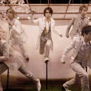 The lyrics P-A-R-A-D-O-X of ARASHI is also present in the album Love (2013)