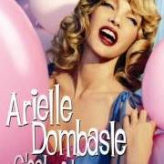 The lyrics MOI, J'M'ENNUIE of ARIELLE DOMBASLE is also present in the album C'est si bon (2006)