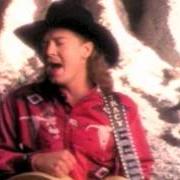 The lyrics CAN'T BREAK IT TO MY HEART of TRACY LAWRENCE is also present in the album Alibis (1993)