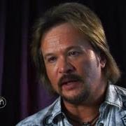 The lyrics DOESN'T THE GOOD OUTWEIGH THE BAD of TRAVIS TRITT is also present in the album The calm after... (2013)