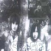 The lyrics SCHOOLGIRL (SPICE) of URIAH HEEP is also present in the album The lansdowne tapes (2002)