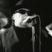 The lyrics DON'T LOOK BACK (WITH VAN MORRISON) of VAN MORRISON is also present in the album The healing game (deluxe edition) (2019)