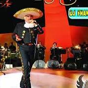 The lyrics ME VOY A QUITAR DE EN MEDIO of VICENTE FERNANDEZ is also present in the album Primera fila (2008)