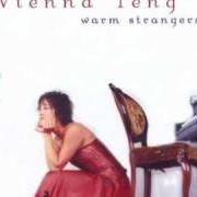 The lyrics ANNA ROSE of VIENNA TENG is also present in the album Warm strangers (2004)