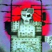 The lyrics BRAIN SCAN of VOIVOD is also present in the album Dimension hatross (1988)