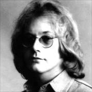 The lyrics POISONOUS LOOKALIKE of WARREN ZEVON is also present in the album Mutineer (1995)