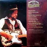 The lyrics WILLIE AND LAURA MAE JONES of WAYLON JENNINGS is also present in the album Only daddy that'll walk the line: the rca years