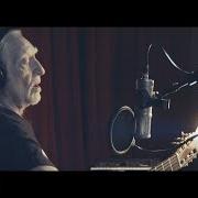 The lyrics IMMIGRANT EYES of WILLIE NELSON is also present in the album Ride me back home (2019)