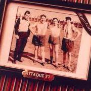 The lyrics CON LOS PUÑOS of ATTAQUE 77 is also present in the album Amateur (2002)