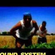 The lyrics LENTO of SUD SOUND SYSTEM is also present in the album Reggae party (1999)