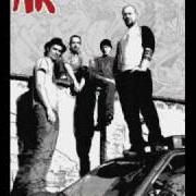 The lyrics MI SALVERÒ of MALFUNK is also present in the album Dentro (2003)