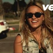 The lyrics GET YER YAH-YAH S OUT of EMILY OSMENT is also present in the album Let's be friends (2010)