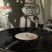 The lyrics NUEVOS TRAPOS of CHARLY GARCIA is also present in the album Clics modernos (1983)