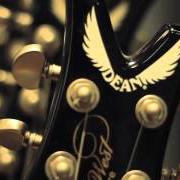 The lyrics FEELING GOOD of LESLIE WEST is also present in the album Still climbing (2013)