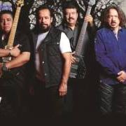 The lyrics TU MUÑECO of LOS ACOSTA is also present in the album Xxv música social