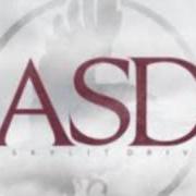 The lyrics SYMPHONY OF BROKEN DREAMS of A SKYLIT DRIVE is also present in the album Asd (2015)