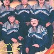 The lyrics ME LLEGA, ME LLEGA of EL PODER DEL NORTE is also present in the album Como llama (1994)