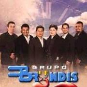 The lyrics LUCES ROJAS of GRUPO BRYNDIS is also present in the album Mas alla del tiempo y la distancia (2010)