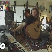 The lyrics KEEP TRYING of NEWTON FAULKNER is also present in the album Studio zoo (2013)