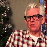 The lyrics CHRISTMAS AT THE AIRPORT of NICK LOWE is also present in the album Quality street (2013)