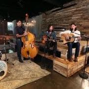 The lyrics GERALDINE of THE AVETT BROTHERS is also present in the album The carpenter (2012)