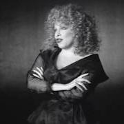 The lyrics WIND BENEATH MY WINGS of BETTE MIDLER is also present in the album Beaches (1988)