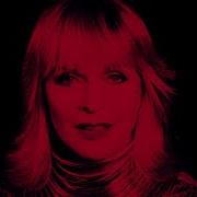 The lyrics HYPERVENTILATE of TOYAH is also present in the album In the court of the crimson queen (2019)