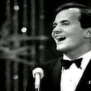 The lyrics MAI MAI MAI VALENTINA of GIORGIO GABER & PAT BOONE is also present in the album Sanremo